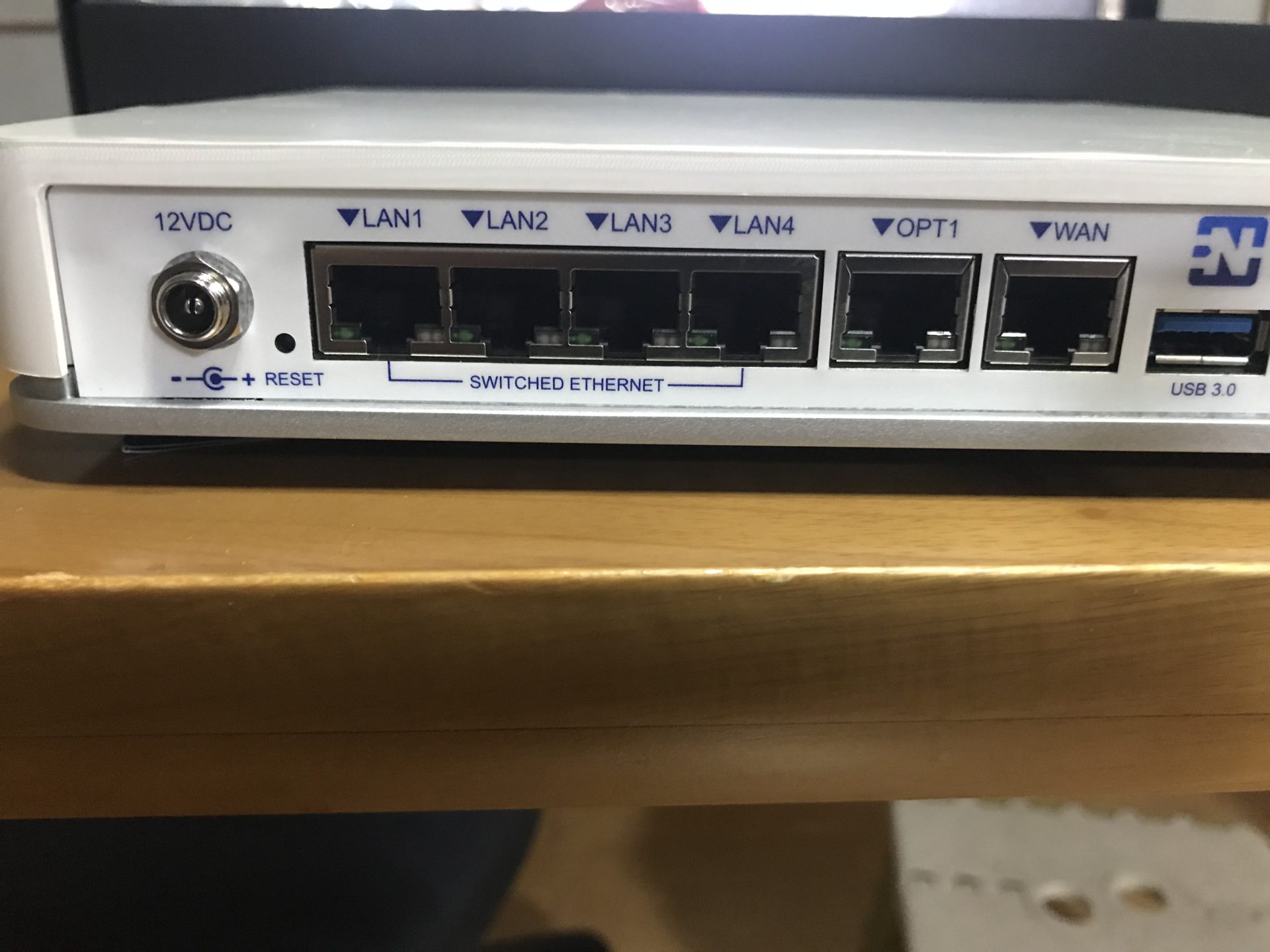 初めての開封の儀。unboxing netgate SG3100 Security Gateway with pfSense